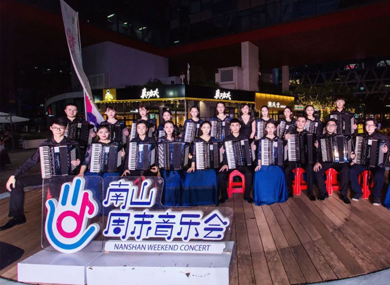 翻开乐竞平台手风琴乐团2020毕业纪念册,追寻恋上手风琴的记忆