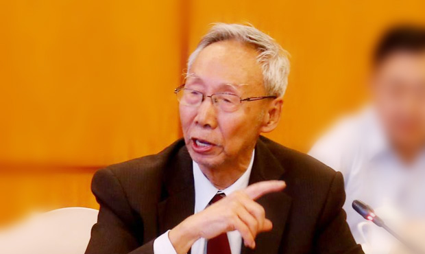 在交叉学科领域自由跨越的“大家”——访中国科学院院 士倪嘉缵(深圳特区报)